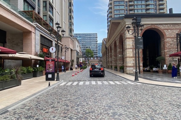 2554 - Zeytinburnu - Mekan - Toplanti Salonu - Fuaye Alani - Dokulu Yollar - Sinema Salonu