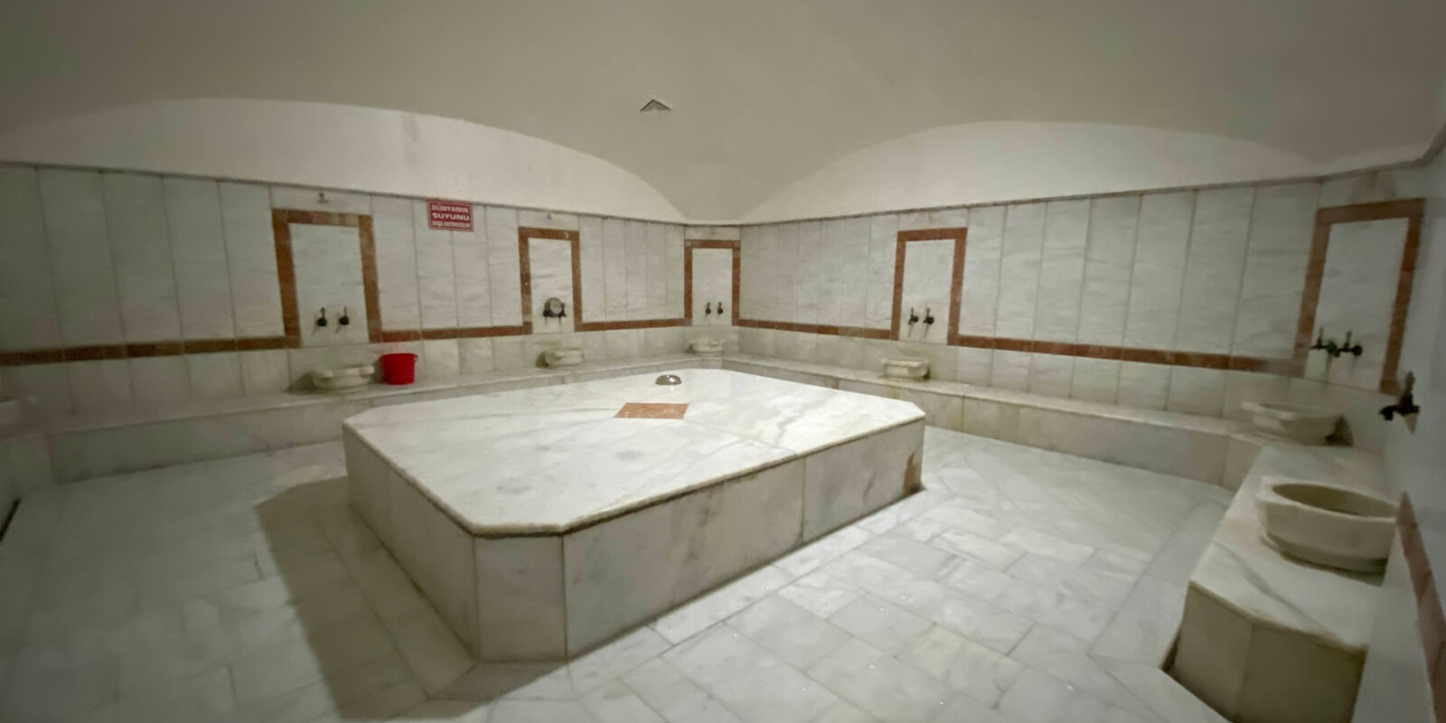 2555 - Merter - Otel - Teras - Toplanti Salonu
