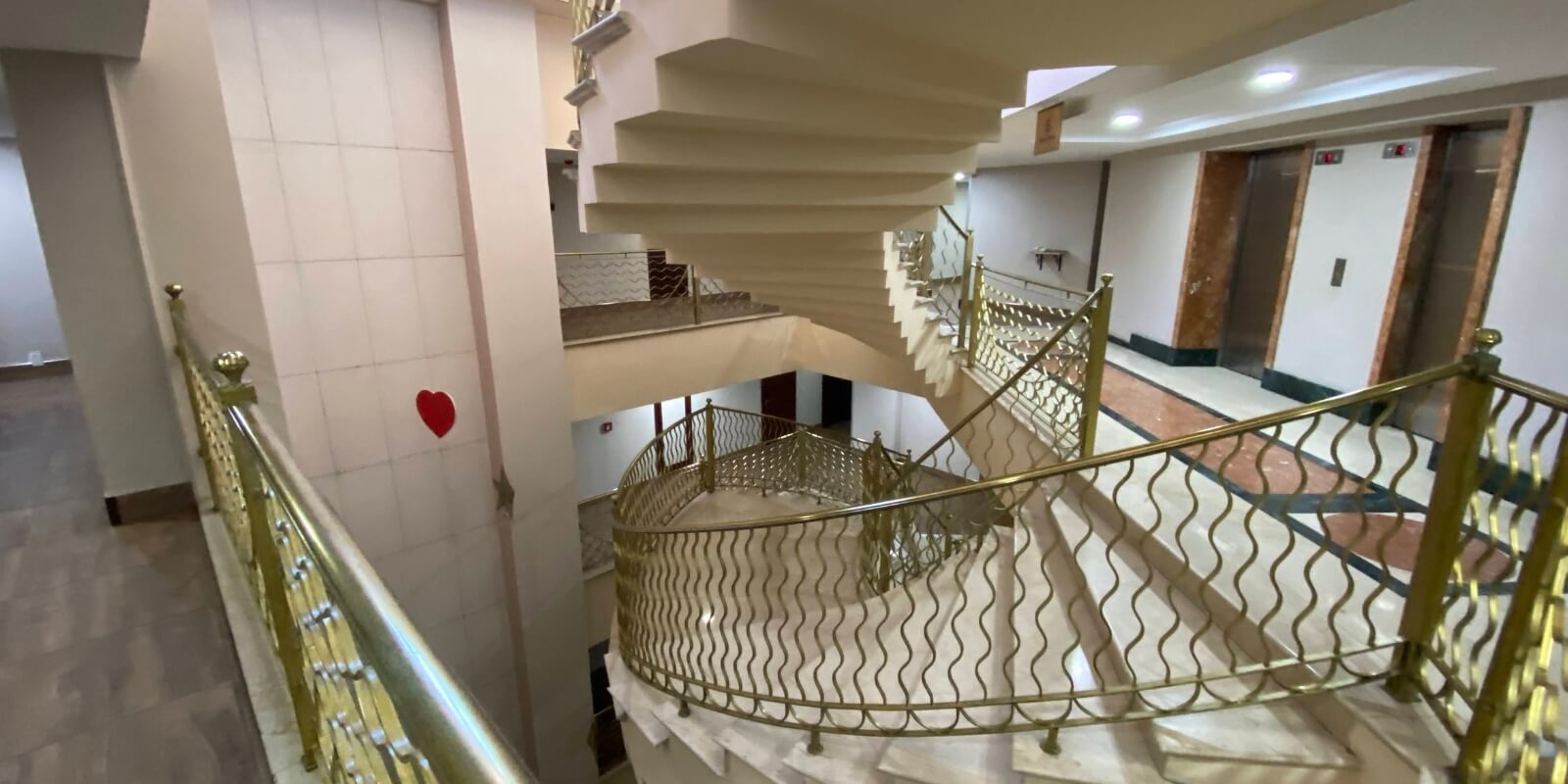 2555 - Merter - Otel - Teras - Toplanti Salonu