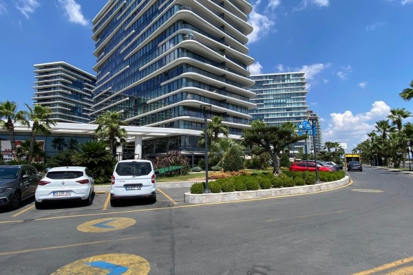 2556 - Zeytinburnu - Plaza Önü Ara Yolları