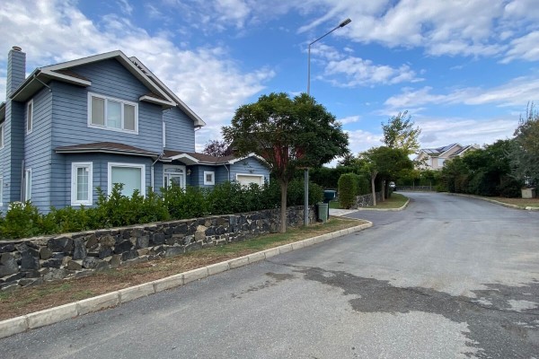 2587 - Silivri - Site İçi Villalar