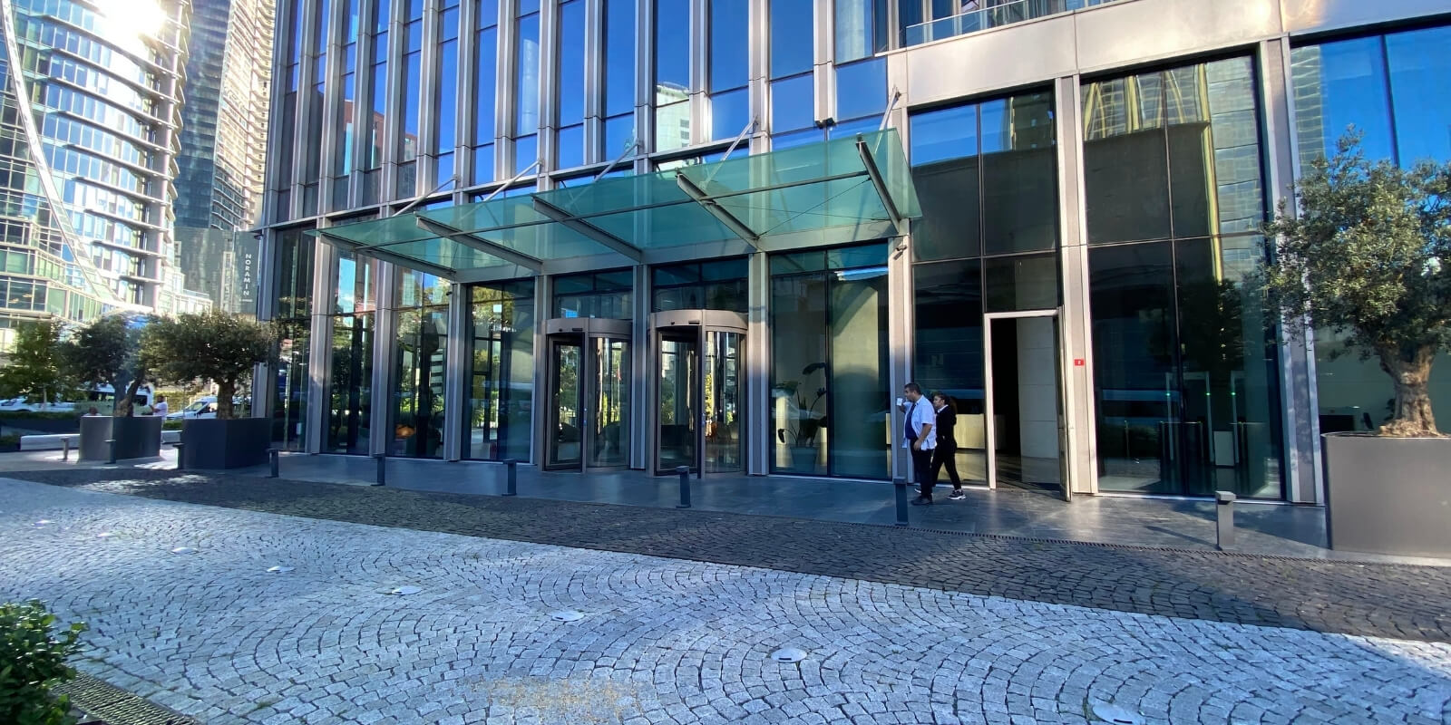 2603 - Maslak - Plaza - Otopark Girişi - Lobi