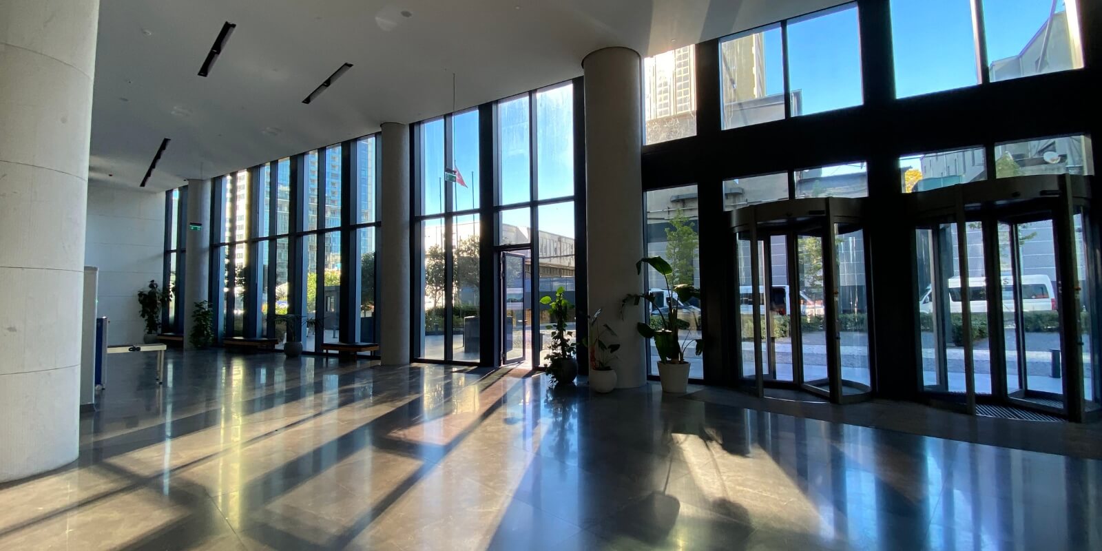 2603 - Maslak - Plaza - Otopark Girişi - Lobi