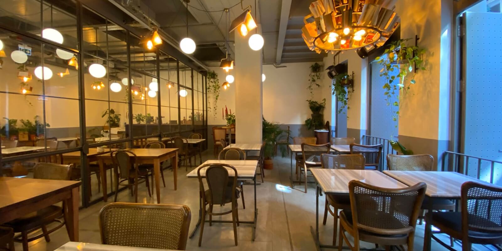 2569 - Şişhane - Cafe