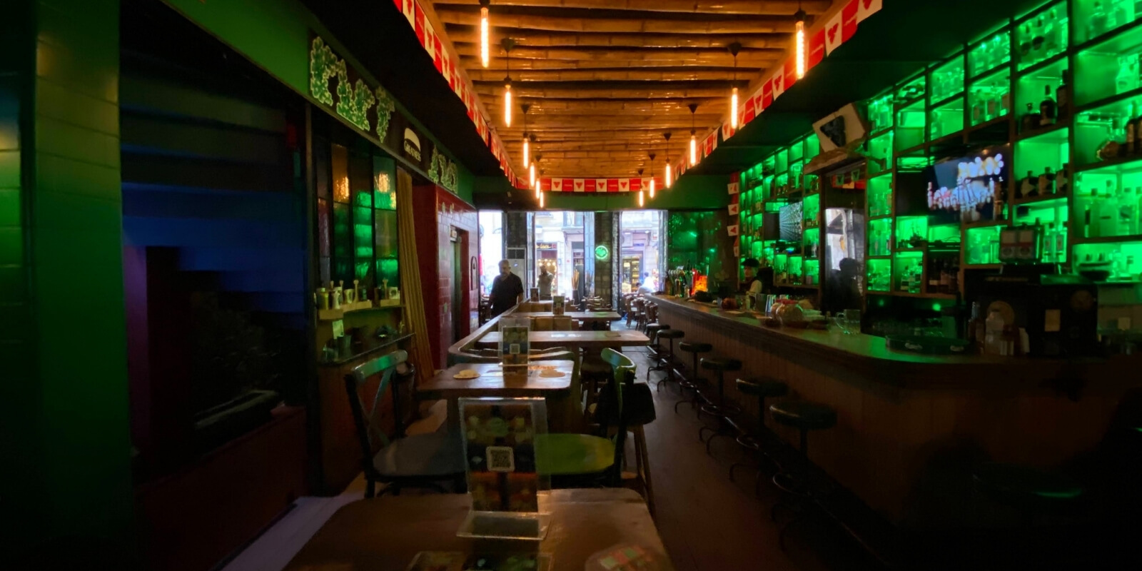 2572 - Taksim - Pub