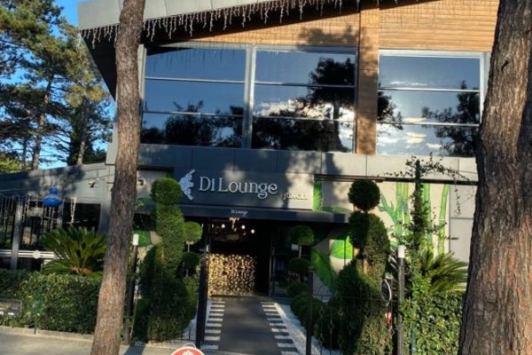 2689 - Alemdag - Cafe