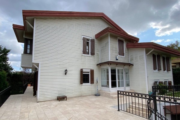 13 - Zekeriyaköy - Villa