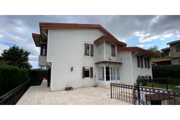 13 - Zekeriyaköy - Villa