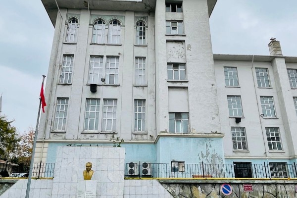 2498 - Çapa - Fen Lisesi