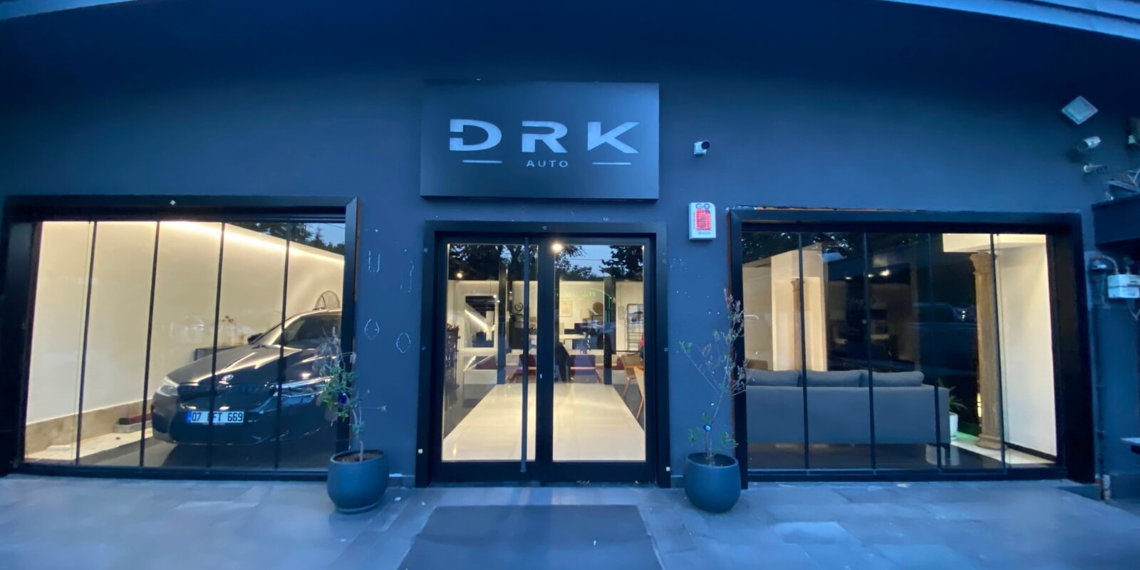 522 - Zekeriyaköy - Loft - Oto Galeri ve Nişantaşı Sokak Dekoru