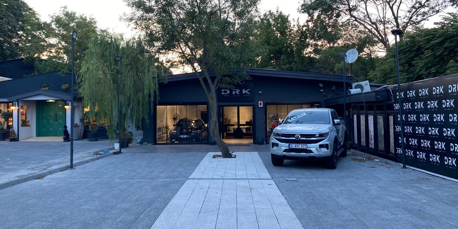 522 - Zekeriyaköy - Loft - Oto Galeri ve Nişantaşı Sokak Dekoru