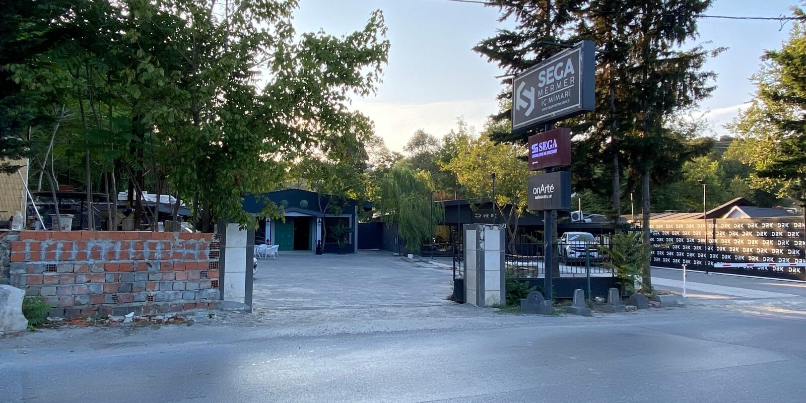 522 - Zekeriyaköy - Loft - Oto Galeri ve Nişantaşı Sokak Dekoru