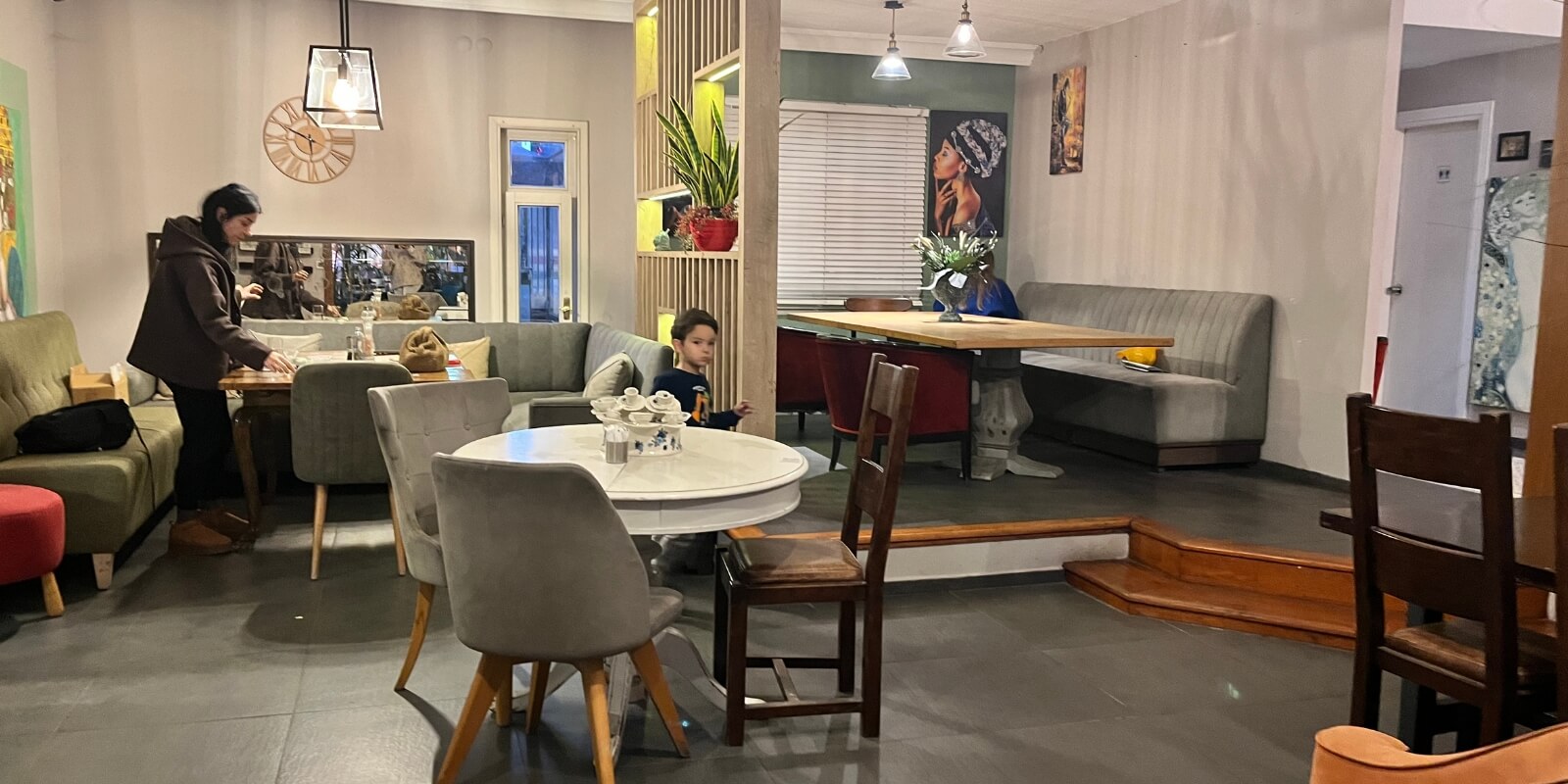 528 - Zekeriyakoy - Kafe - Restaurant
