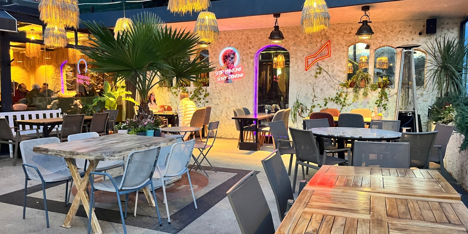 528 - Zekeriyakoy - Kafe - Restaurant
