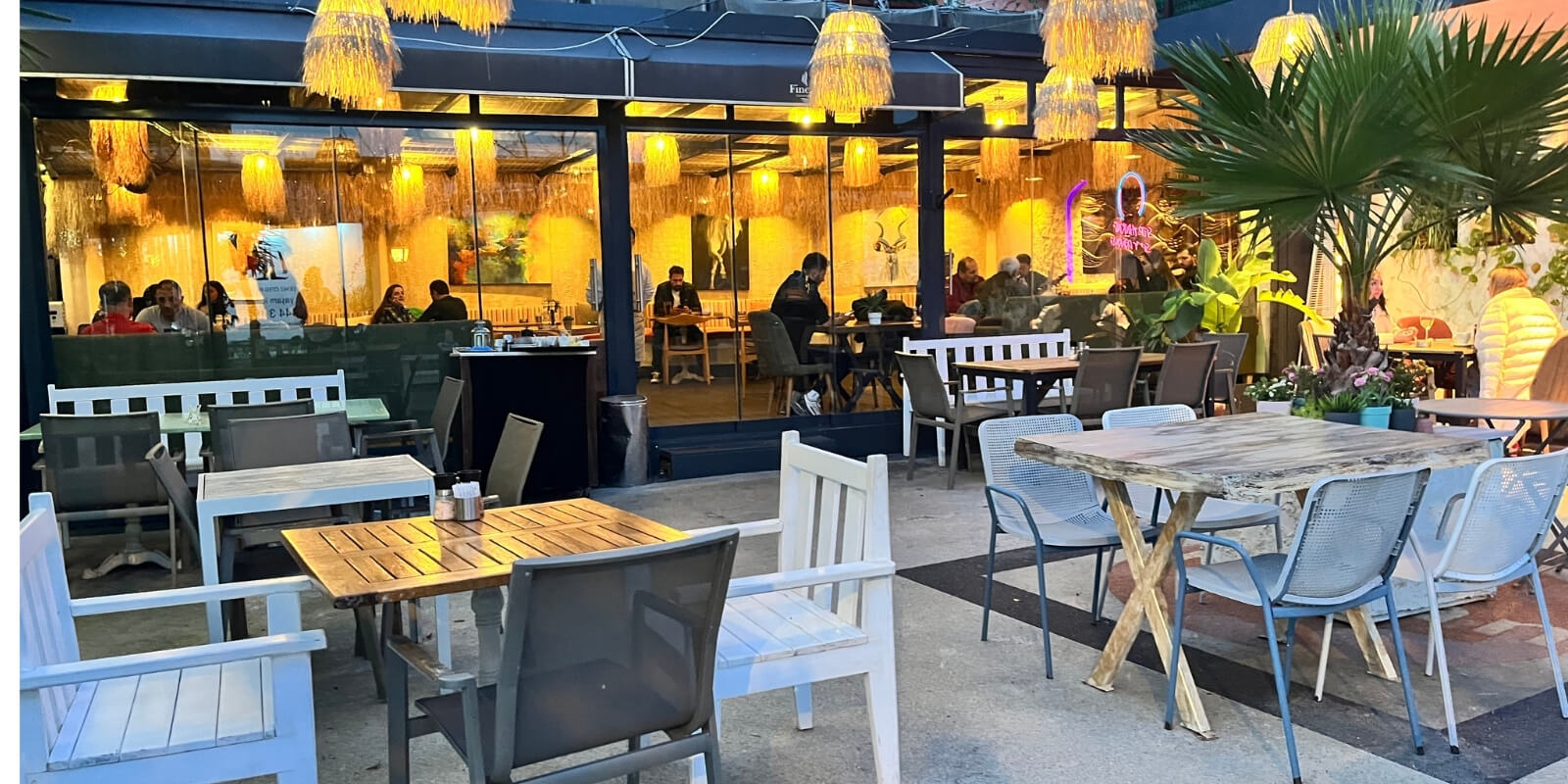 528 - Zekeriyakoy - Kafe - Restaurant