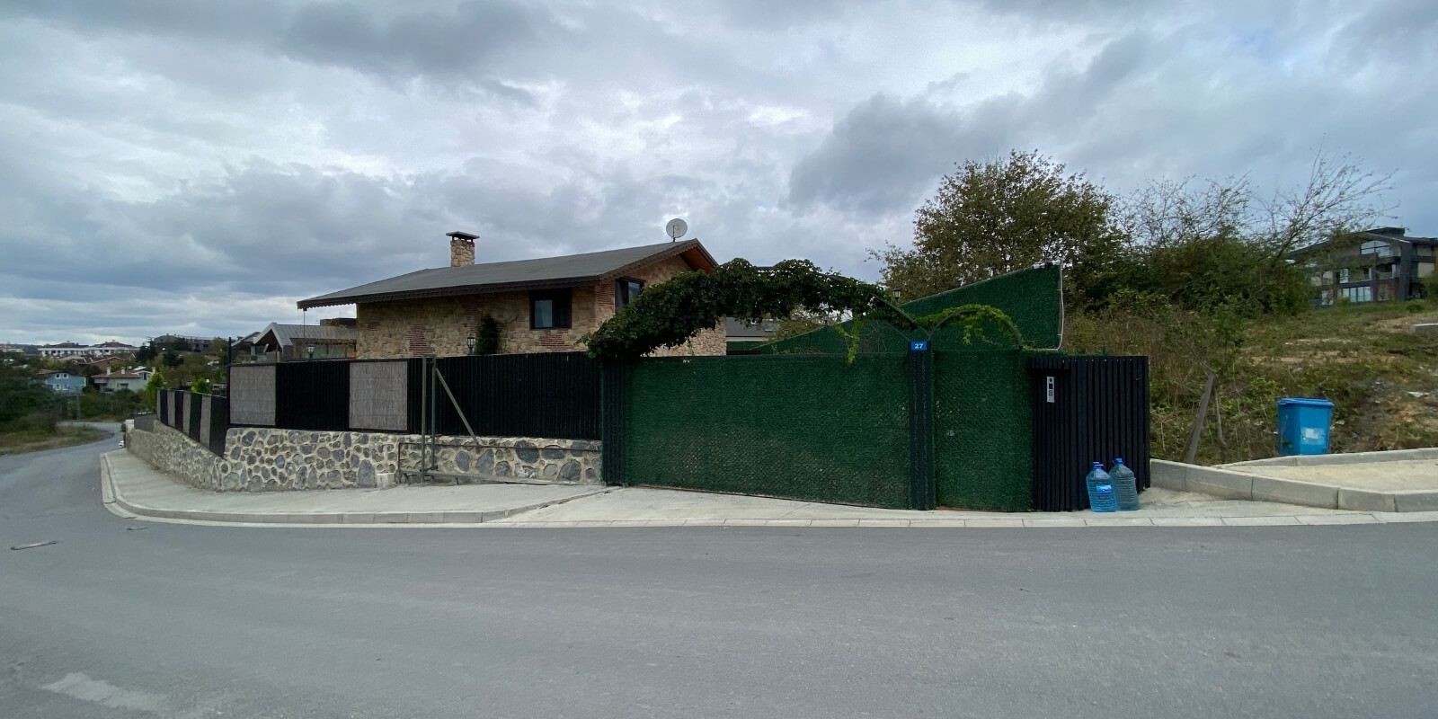 569 - Kemerburgaz - Tas Ev