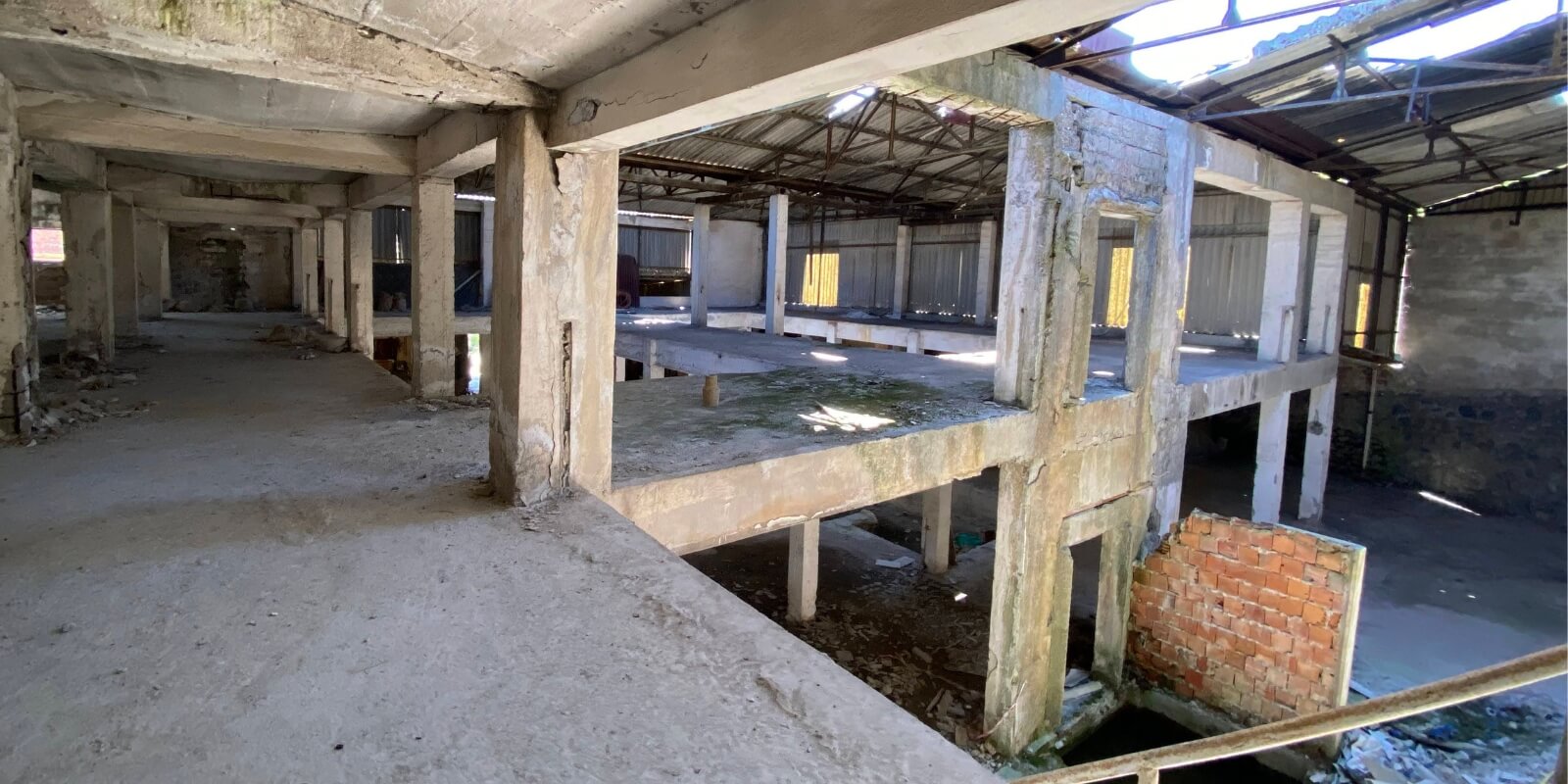 615 - Zekeriyaköy - Eski Fabrika - Hangar