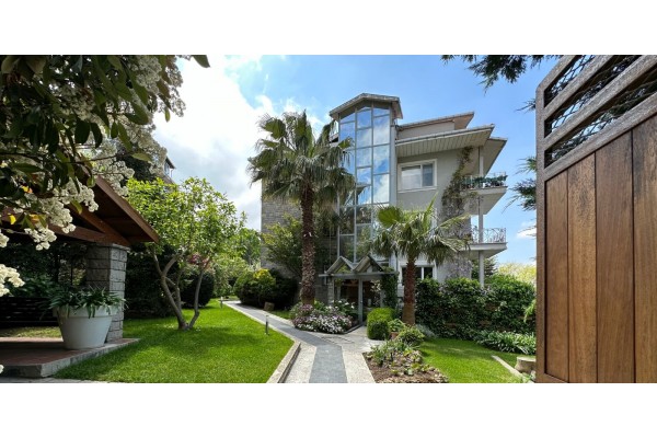 862 - Beylerbeyi - Mustakil bina 3 daire