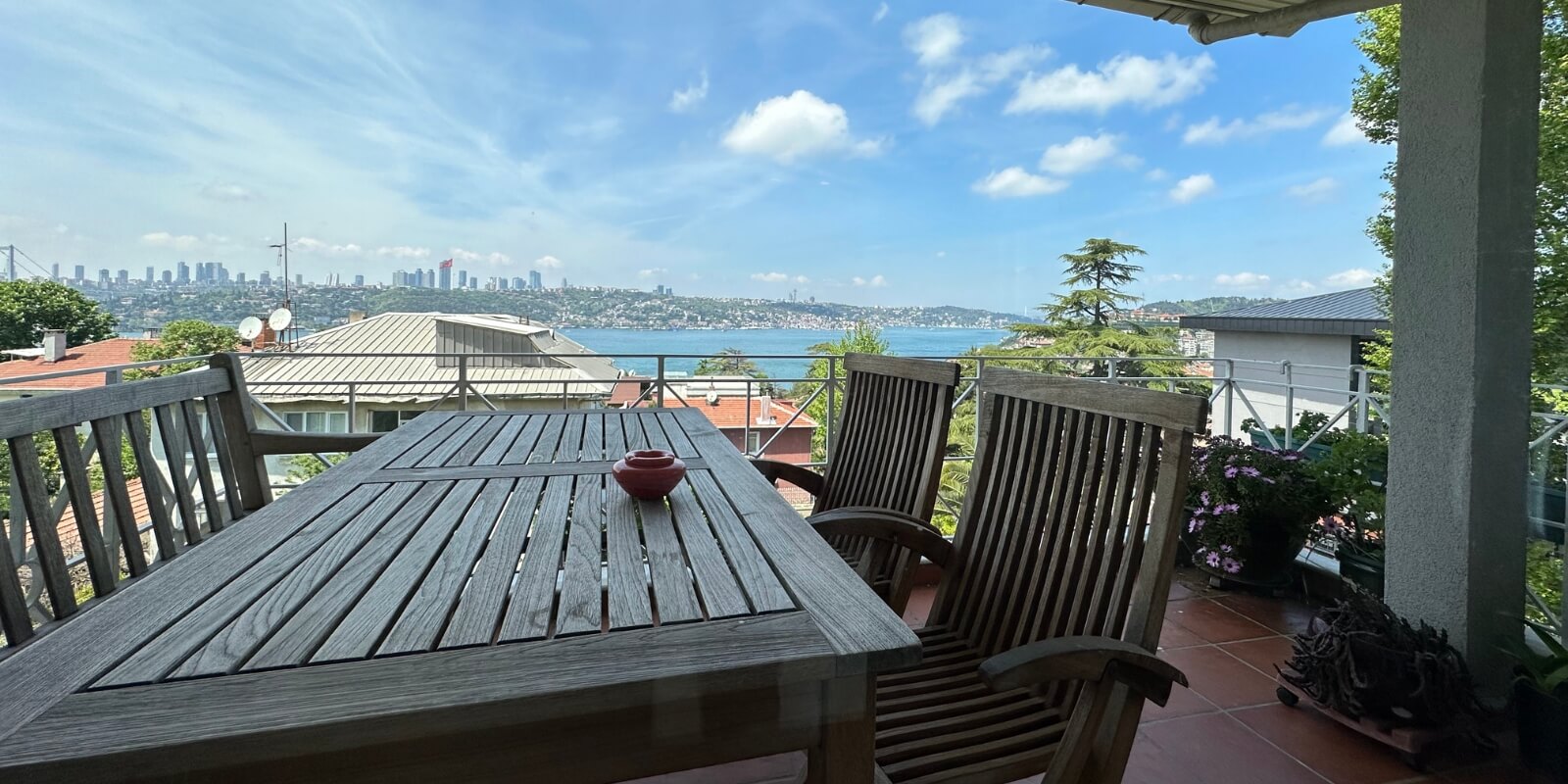 862 - Beylerbeyi - Mustakil bina 3 daire