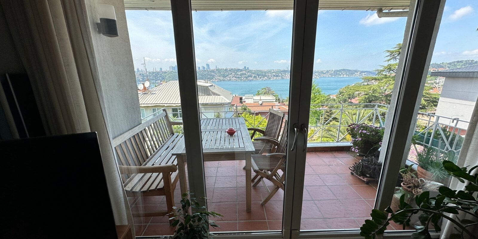 862 - Beylerbeyi - Mustakil bina 3 daire